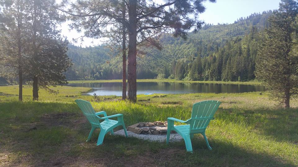 Come fish our private lake and enjoy the serenity of timber land and trails as your only neighbors! Fishing is hot and the weather is gorgeous.  Enjoy the tranquility of water travel by canoe, kayak, or boat (gas engine free).